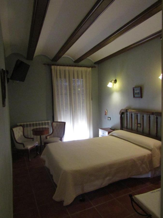 Hostal Paquita Allepuz Esterno foto